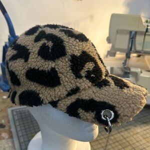 Leopard Sherpa Baseball Cap with Metal Ring Accent - Beige & Black